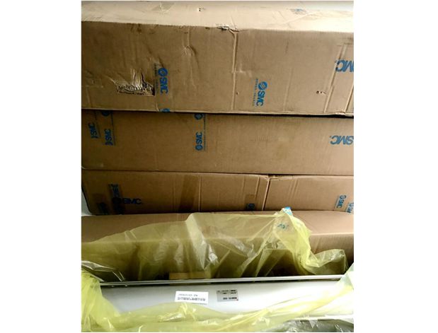 SMC 氣缸 MDBF125方形端蓋，大直徑拉桿型氣缸。